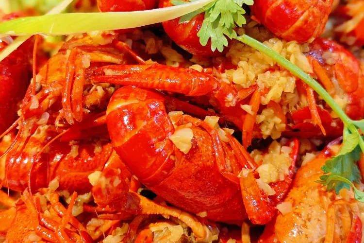 Late‑Night Food at Weicun Da Paidang in Shawei Shenzhen: Garlic Crayfish is Wonderful!