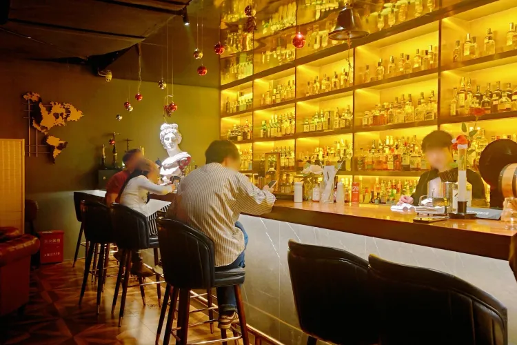 Underground Bar CT Lounge in Luohu: Premium Decor, Creative Cocktails & Cozy Nightlife Vibes