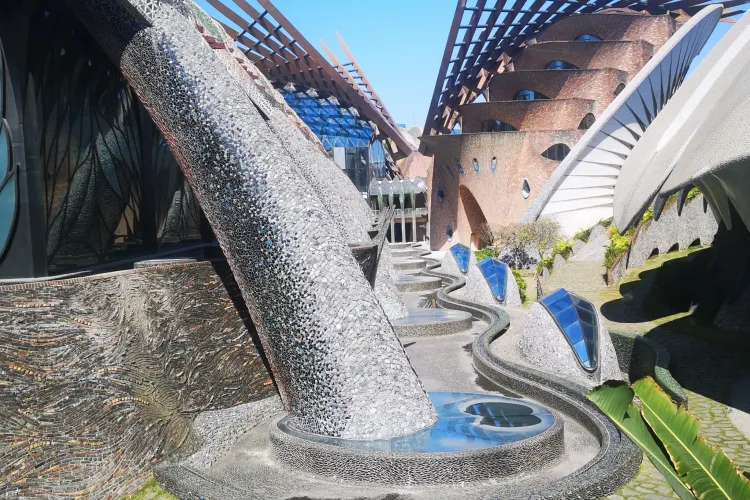 Most Unique and Beautiful  Building in Shenzhen: Marisfrolg Architecture Story & Visit Guide